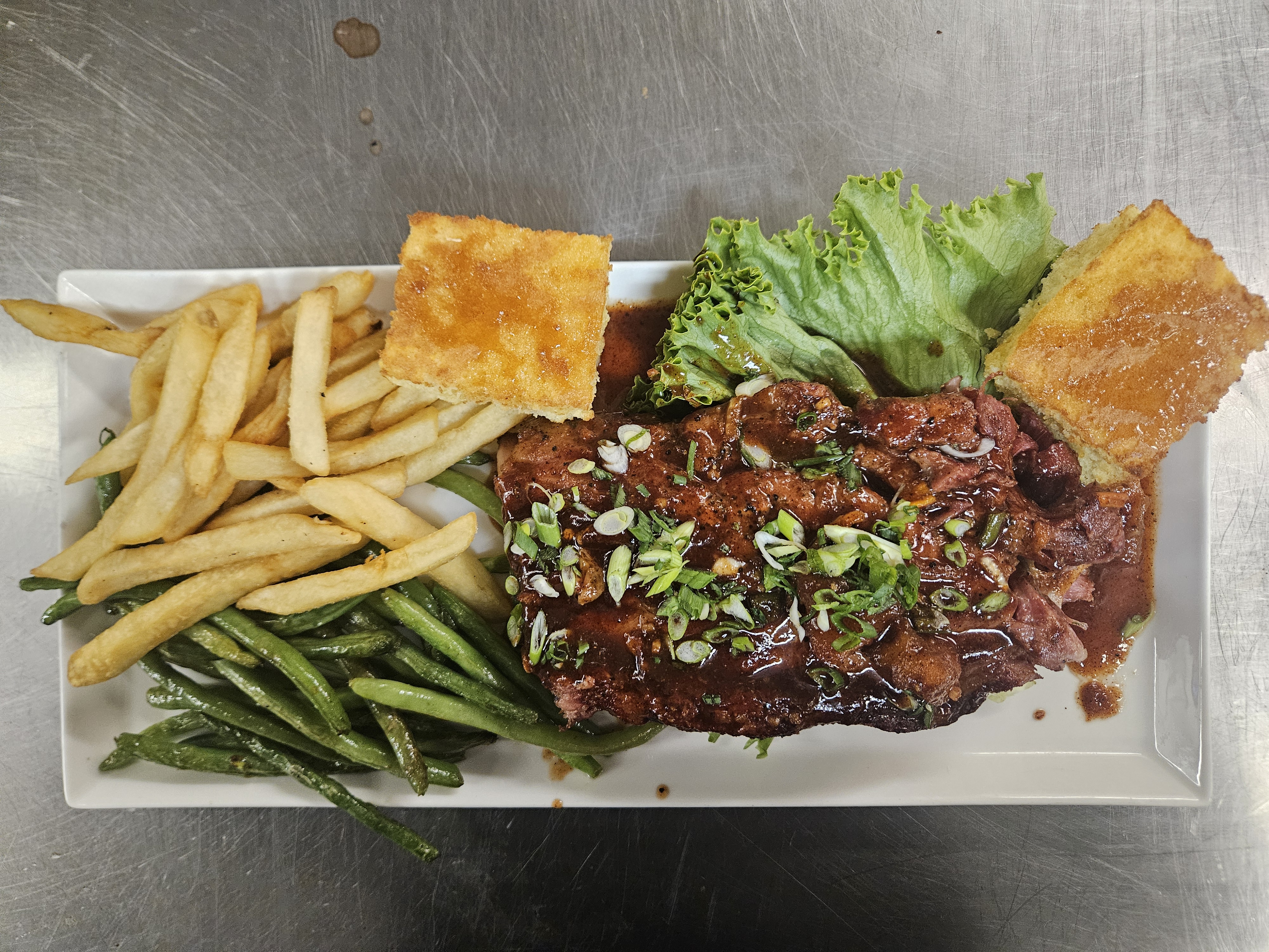 Food and drinks at the Argyle Grill